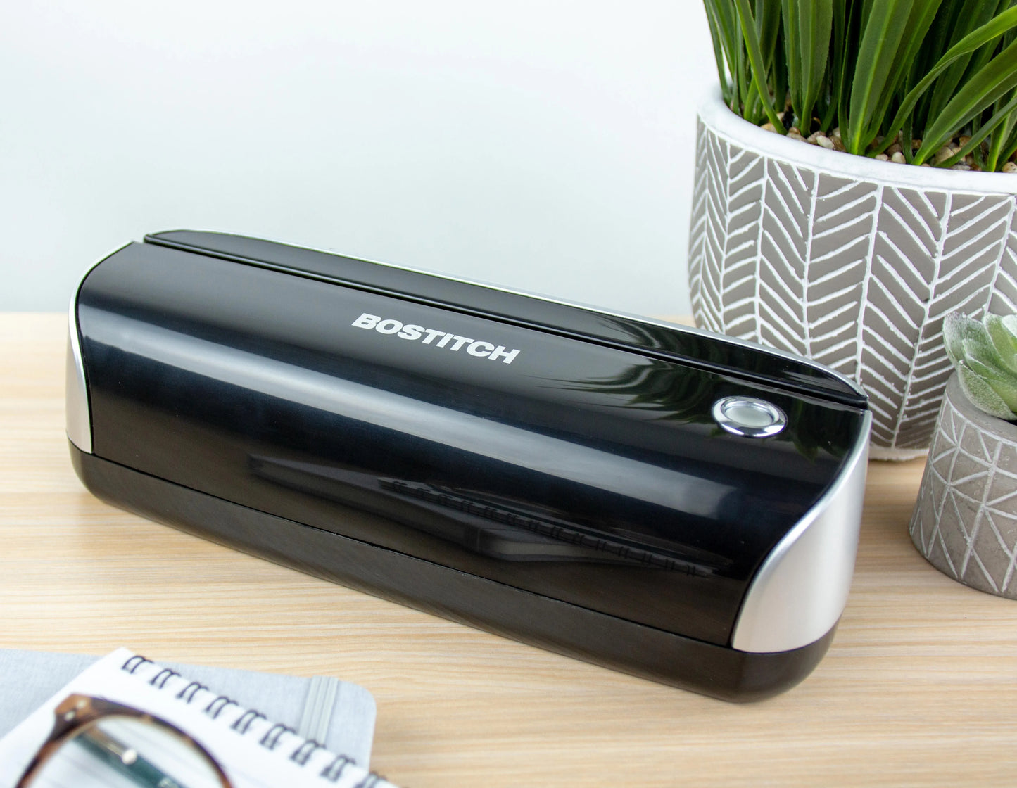Bostitch Electric or Battery-Powered 3-Hole Punch, Black/Silver (Batteries Not Included)