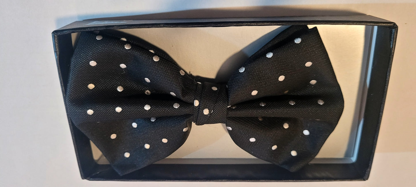 Black with White Polka Dots Pre-tied Bow Tie