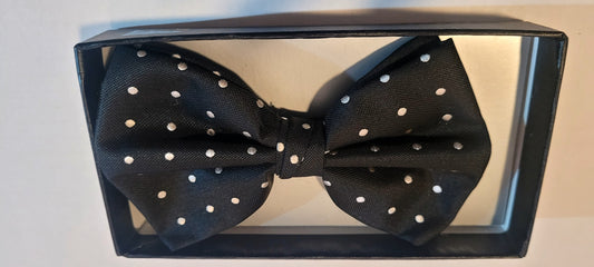 Black with White Polka Dots Pre-tied Bow Tie