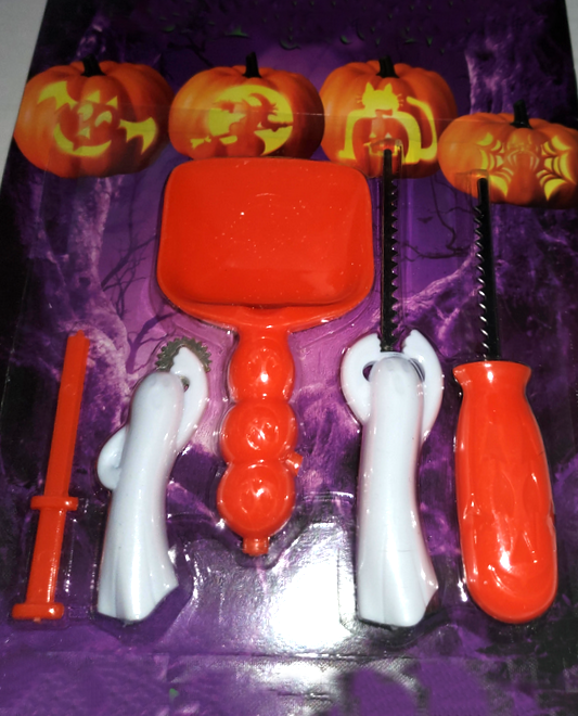 “Deluxe Pumpkin Carving Kit” - 15‑piece set, 5 tools & 10 stencils.